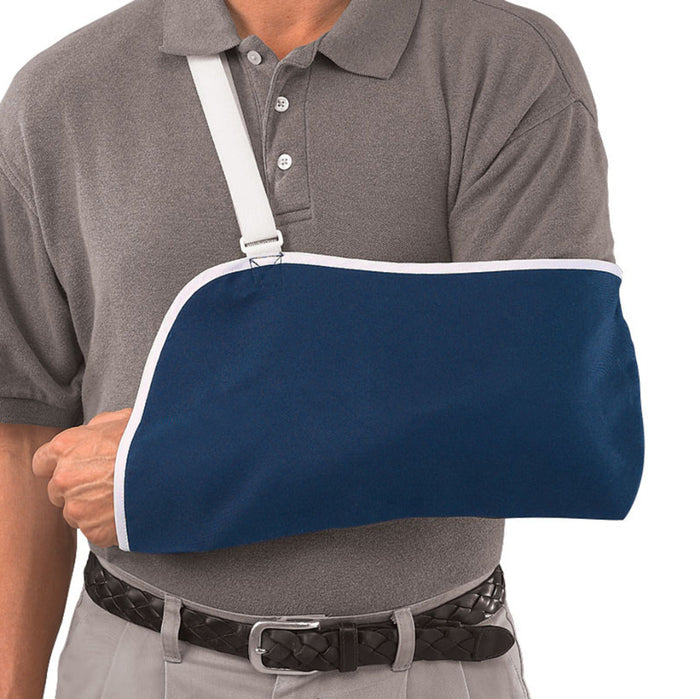 Mueller Adjustable Arm Sling Moderate Support