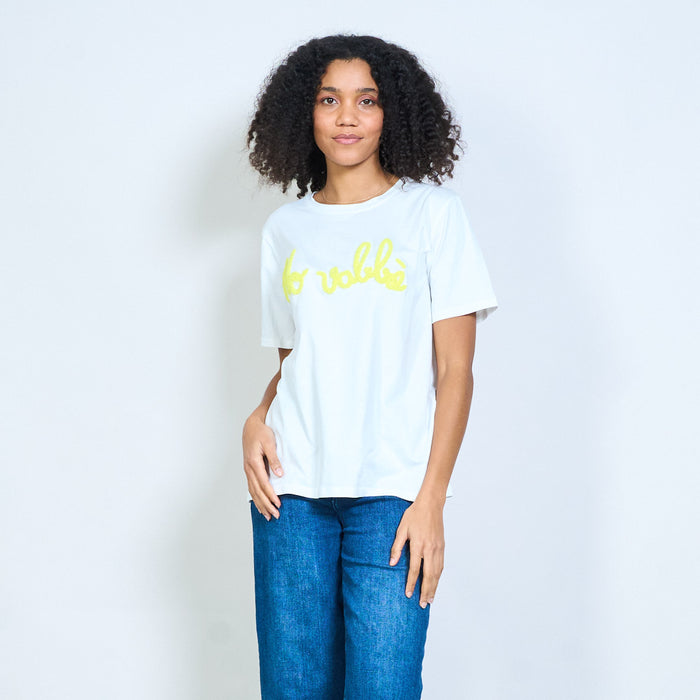 "No Vabbè" textured script graphic short sleeve t-shirt wholesale