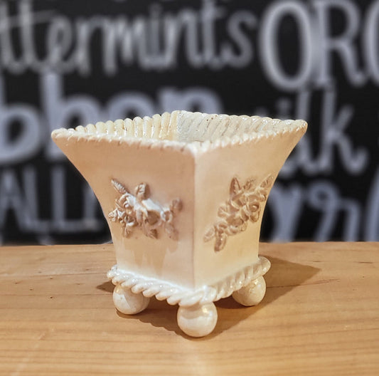 12 Pcs Vintage Style Polyresin 3 Inch Mini Planter Flower Pot Ivory