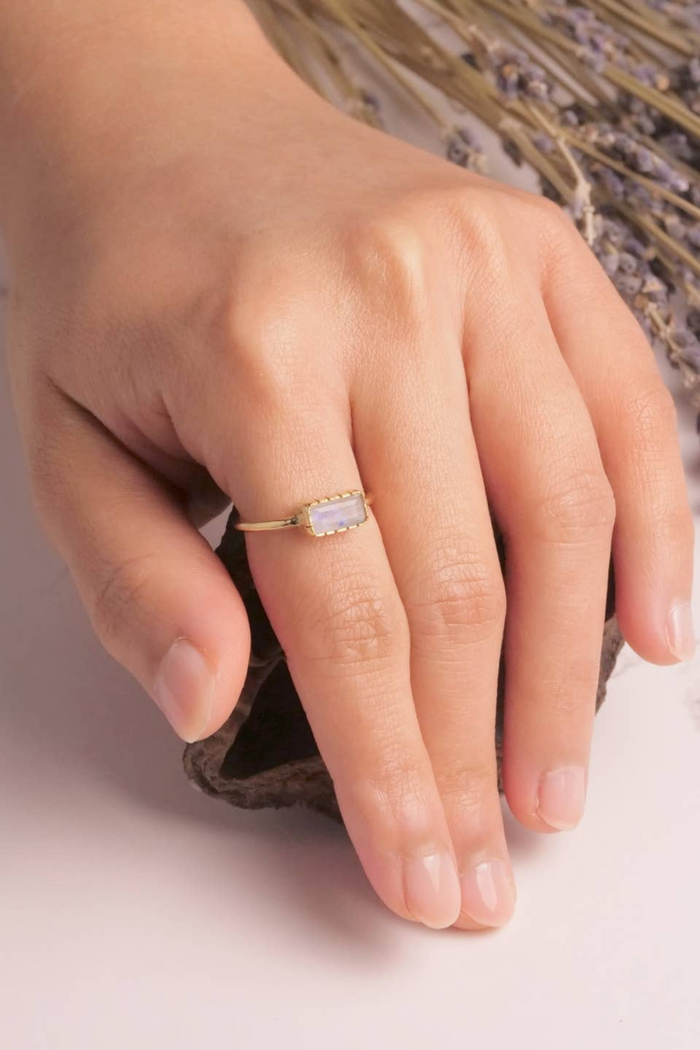 Baizaar-Brass-Etched-Prong-Stone-Ring-Moonstone