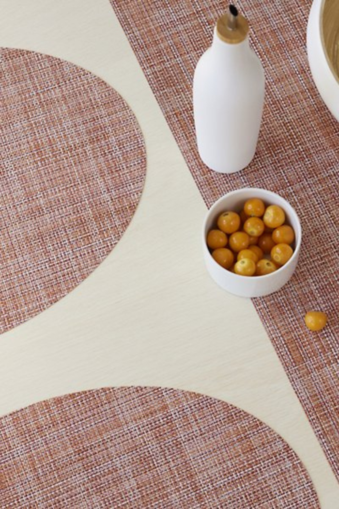 Chilewich-Cinnamon-Round-Basketweave-Table-Mat