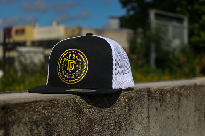 Class Flat Bill Snapback - Black / Gold