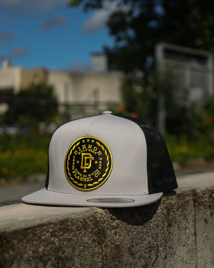 Class Flat Bill Snapback - Black / Gold
