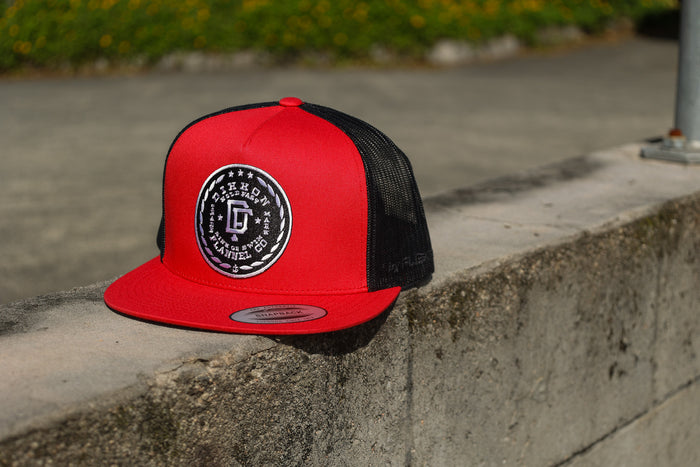 Class Flat Bill Snapback - Black / White