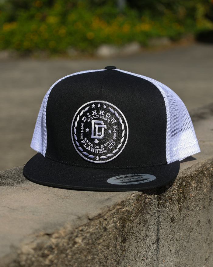 Class Flat Bill Snapback - Black / White