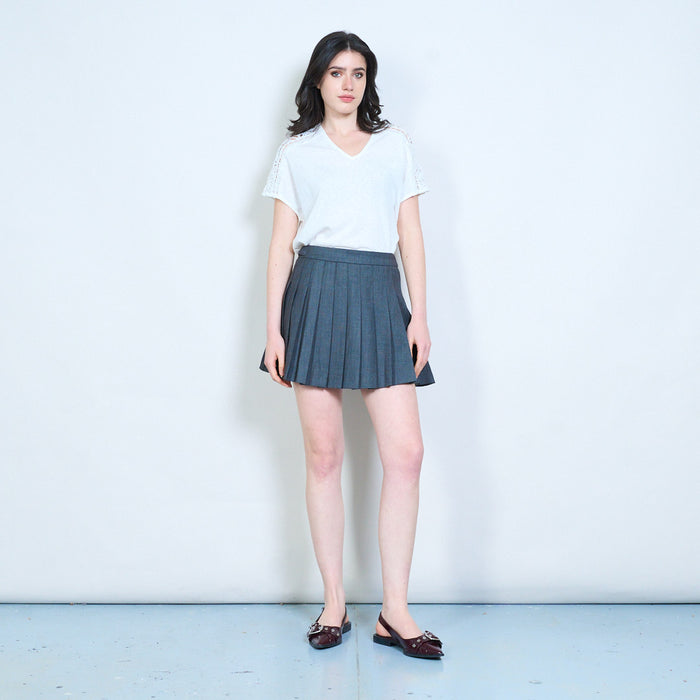 Classic pleated mini skirt with inner shorts lining wholesale