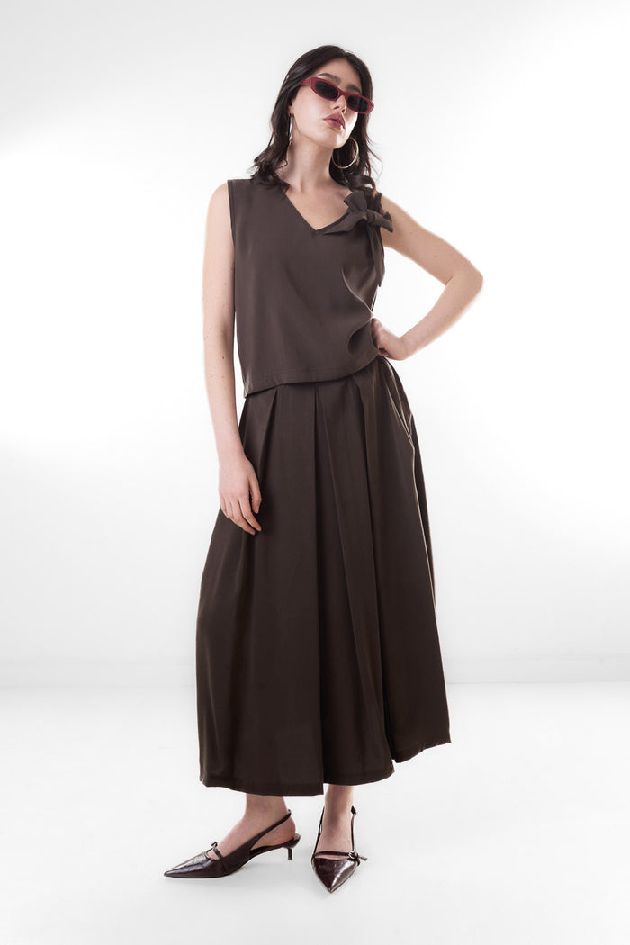 Flowy pleated high waist midi skirt wholesale