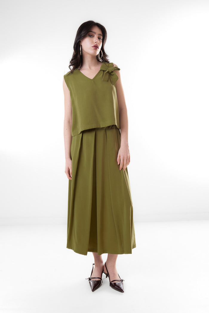 Flowy pleated high waist midi skirt wholesale