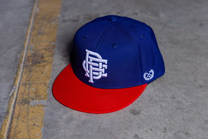 Icon Snapback - White, Red / Blue