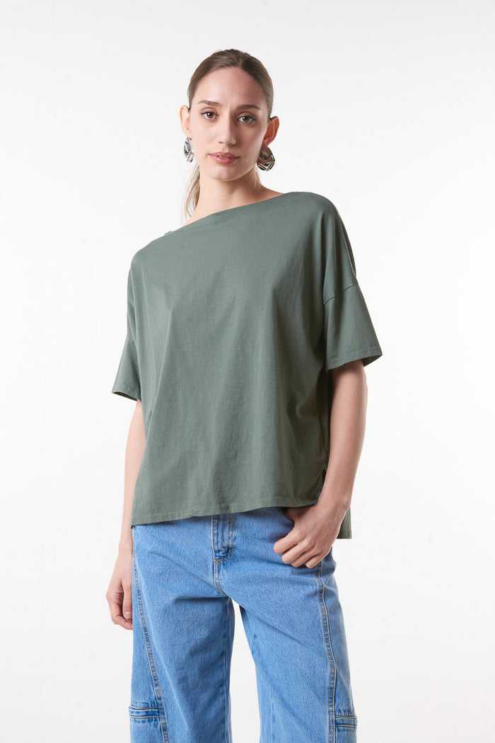 Minimal oversized drop shoulder round neck short sleeve t-shirt wholesale