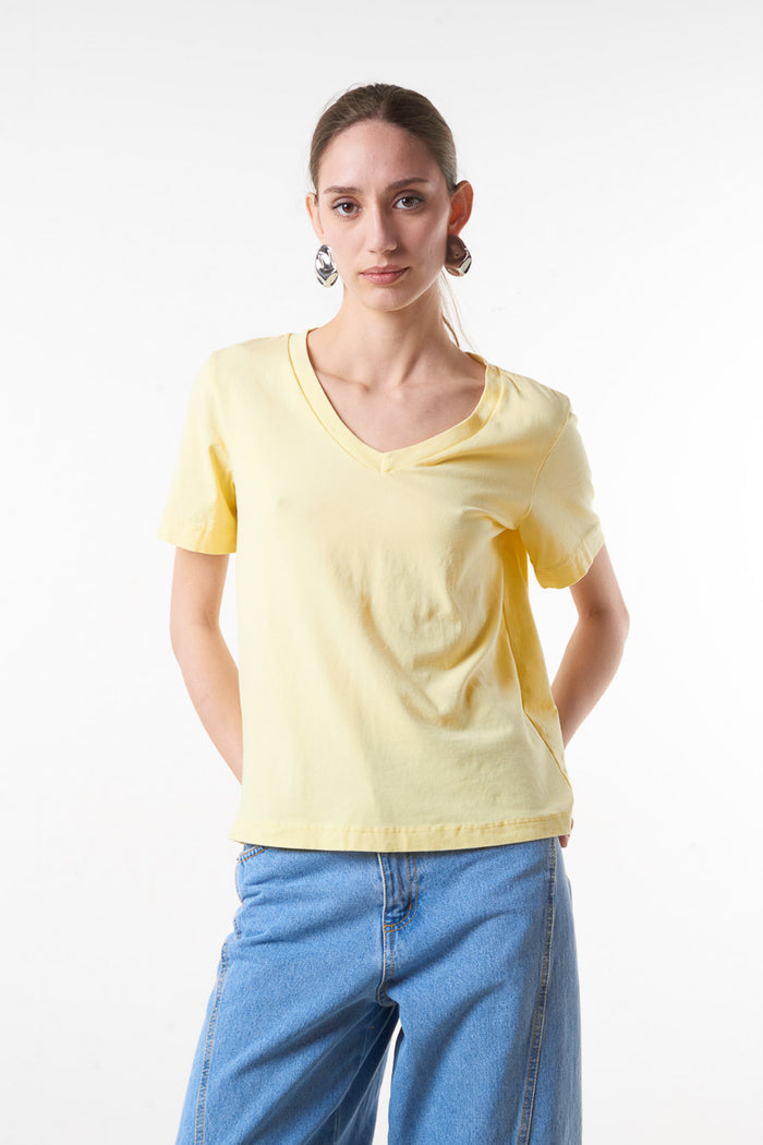 Minimal v-neck relaxed fit short sleeve t-shirt wholesale