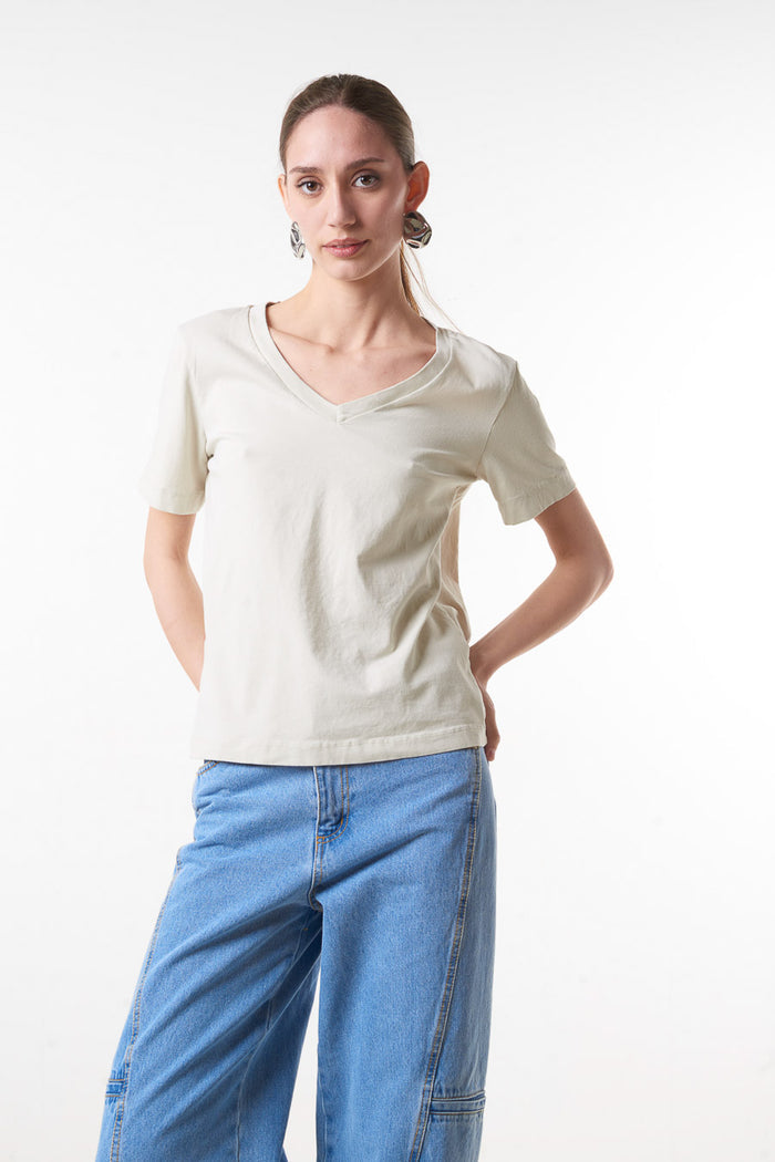 Minimal v-neck relaxed fit short sleeve t-shirt wholesale