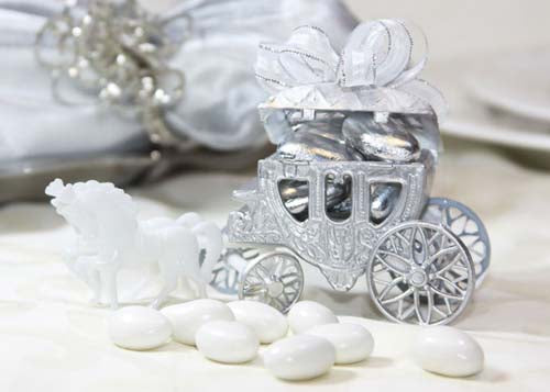 Plastic Carriage Favor with Horse- Silver (12 Pieces)