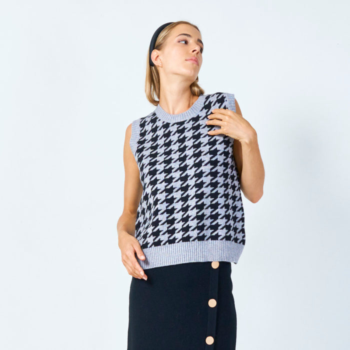 Sleeveless top with houndstooth pattern wholesal