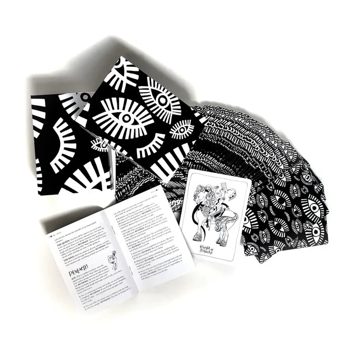 The Many Queens Tarot Deck