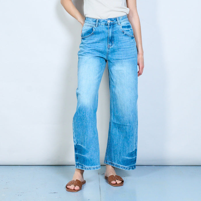 Vintage wash light denim relaxed tapered jeans wholesale
